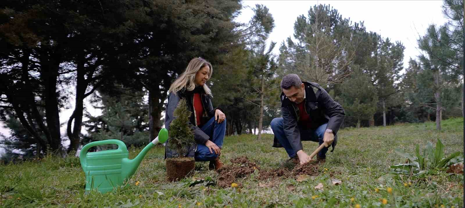 Başkan Adayı Başer ve eşinden Sevgililer Günü’nde örnek davranış