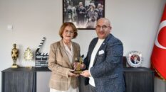 Birsen Çelik’e ’Yılın En Başarılı Belediye Başkanı’ ödülü