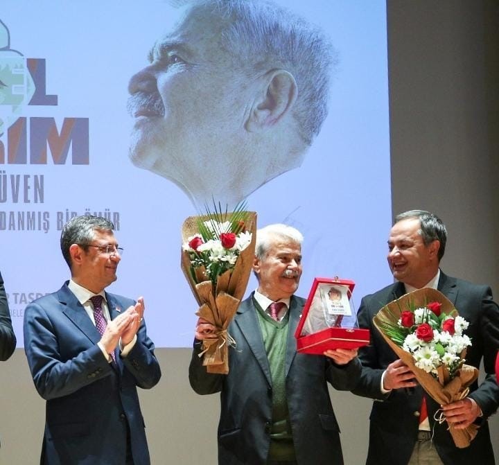 “Efsane Başkan” olarak anılan Osman Özgüven CHP’den istifa etti