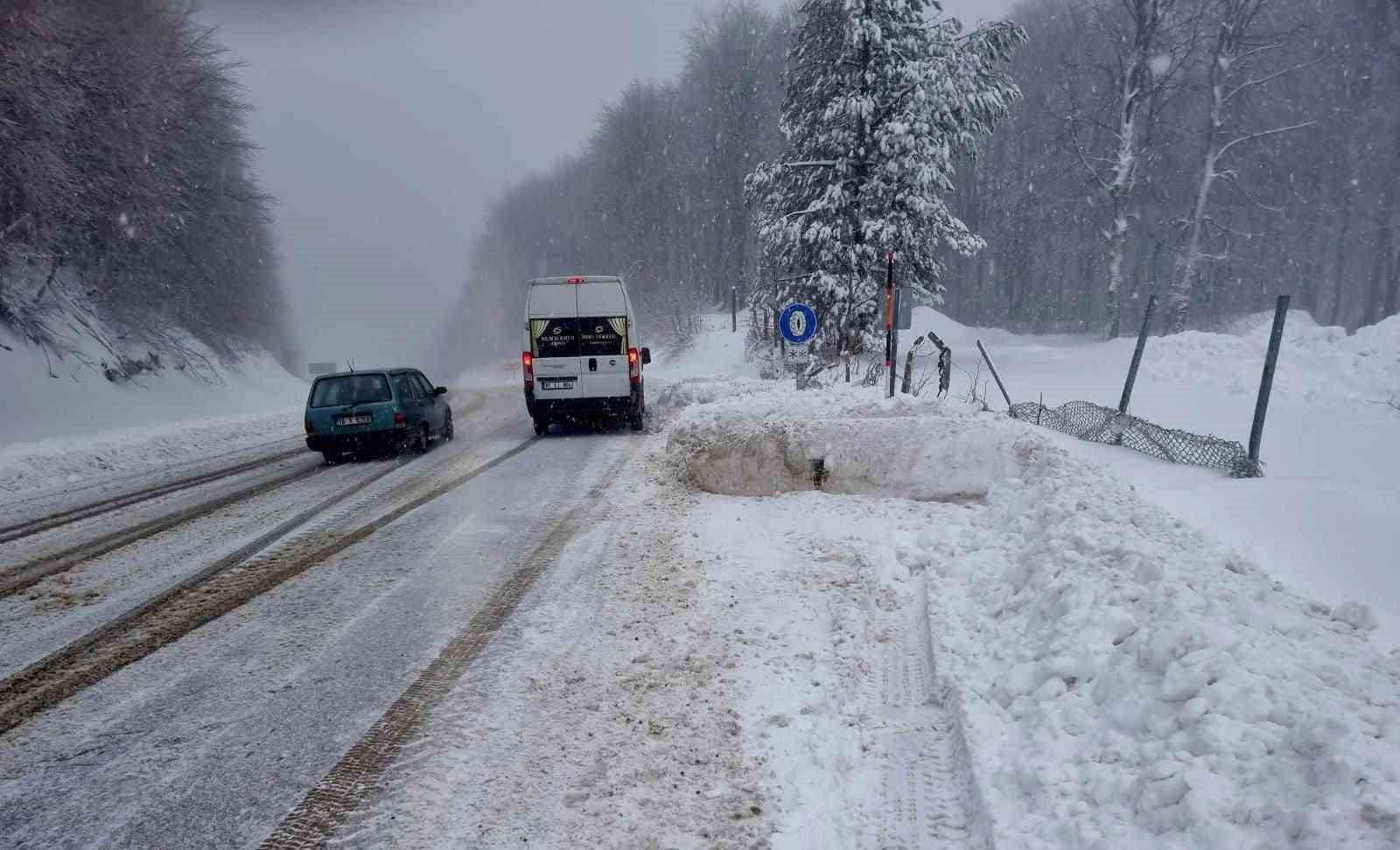 Kocayayla Geçidi’nde kar kalınlığı 27 santimetreye ulaştı