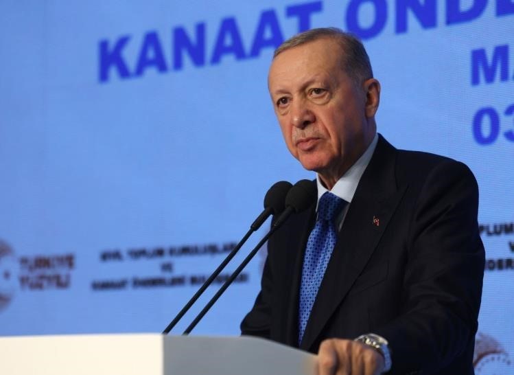 Cumhurbaşkanı Erdoğan, hain darbe girişiminde Marmaris’te kaldığı otelde, STK’larla buluştu