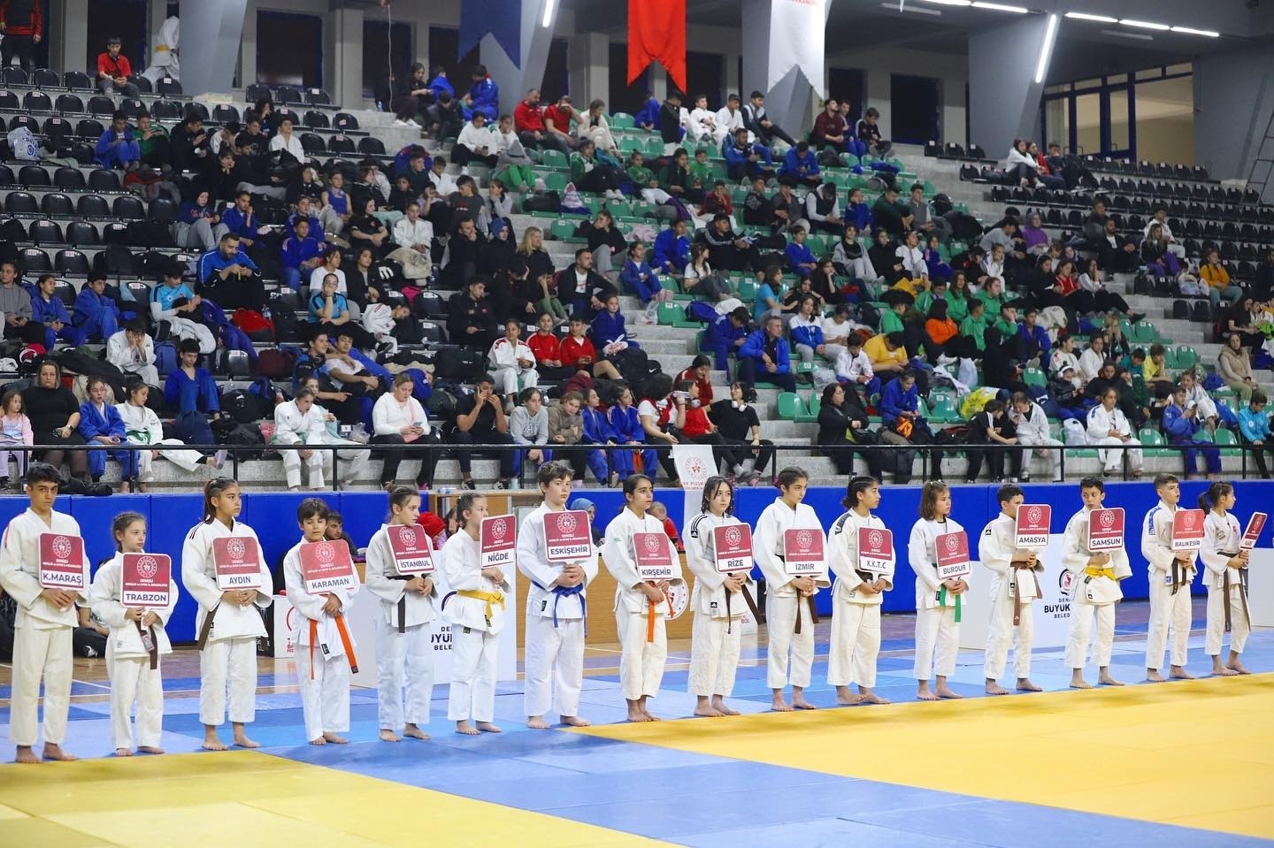 Denizli’de 435 judocu şampiyonluk için mücadele etti