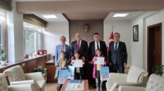 Kütüphane Haftasında en çok kitap okuyan öğrenciler ödüllendirildi