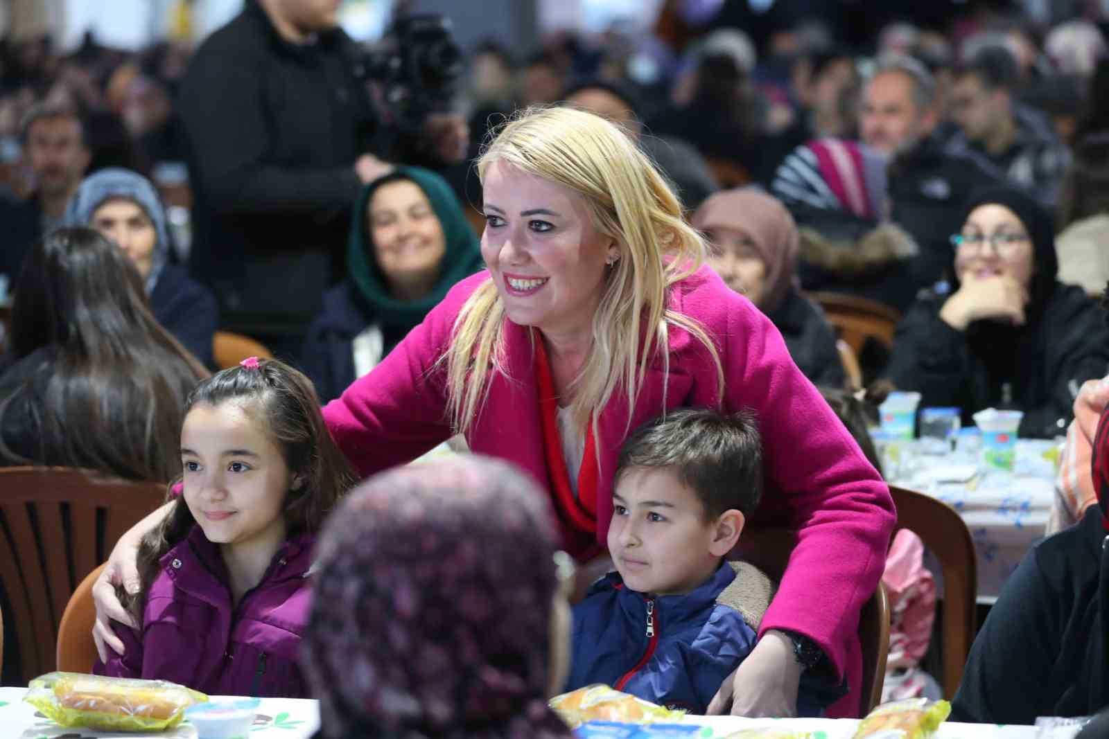 Merkezefendi’nin iftar sofrası bu kez Mehmet Akif Ersoy Mahallesi’nde kuruldu