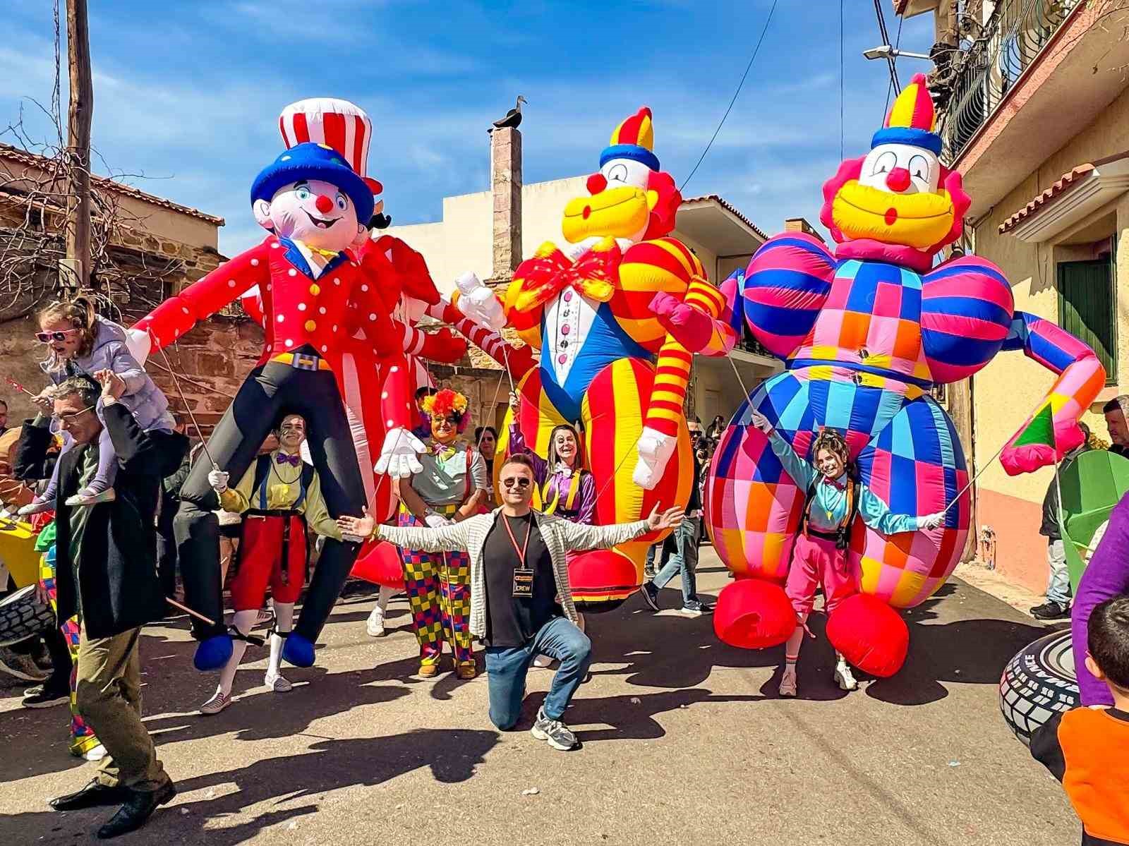 Mostra Karnavalı İzmir’den Sakız’a uzanan dostluk eli ile renklendi