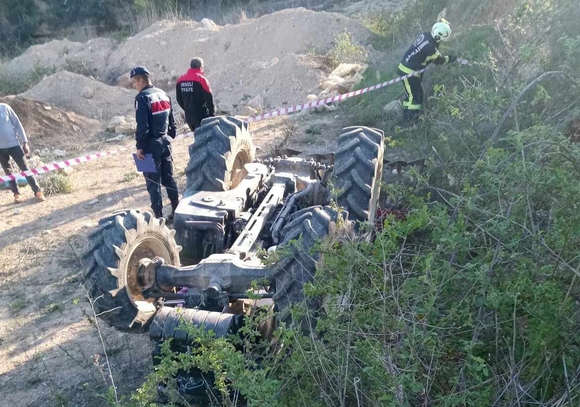 Devrilen traktörün sürücüsü yaşamını yitirdi