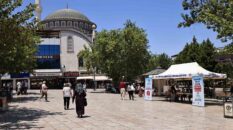 69 yıllık tarihi binayı yıkan Denizli Büyükşehir, Bayramyeri için halka gitti