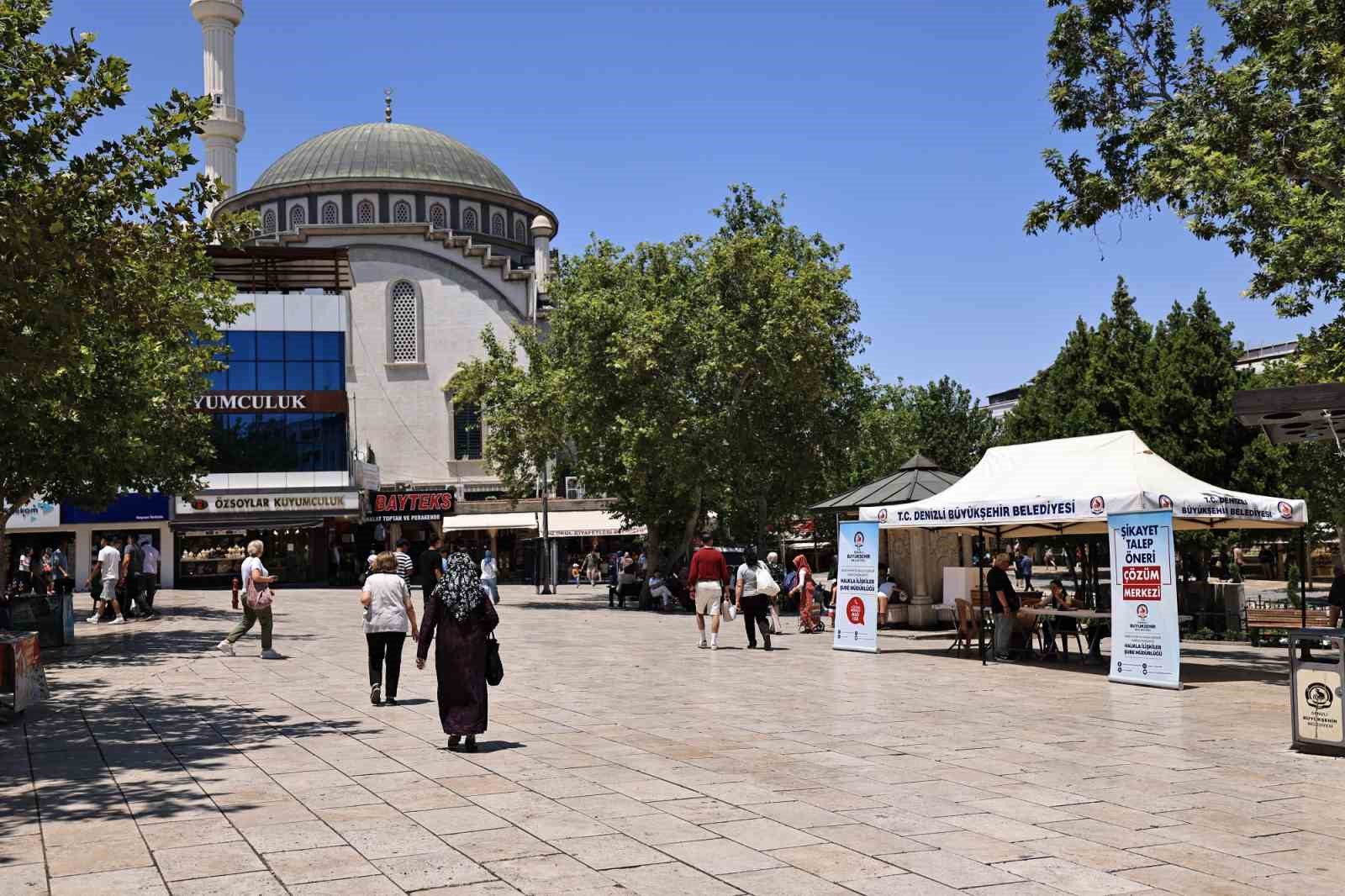 69 yıllık tarihi binayı yıkan Denizli Büyükşehir, Bayramyeri için halka gitti